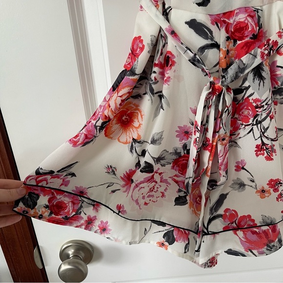 Francesca’s Wrap-Front Low Zipper-Back Floral Romper - Picture 7 of 8